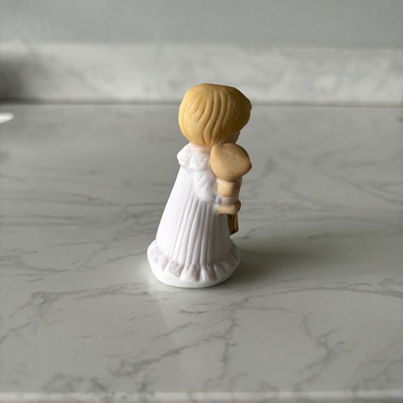 Enesco Growing Up Birthday Girl, age 1, blond - Picture 6 of 7